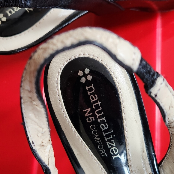 Naturalizer Black slingback pumps - Picture 10 of 10